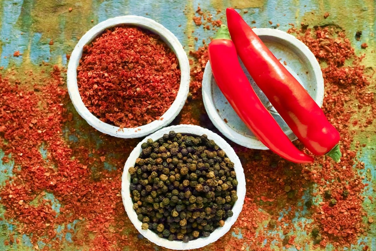 black pepper vs cayenne pepper